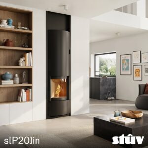 Insert à pellets Stûv sP20-in avec montants rehausse jusqu'au plafond, séjour de jour